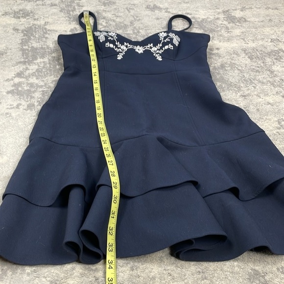 Cinq a Sept Dara Navy White Embroidered Sleeveless Tiered Dress Floral Sz 10 - Picture 13 of 15